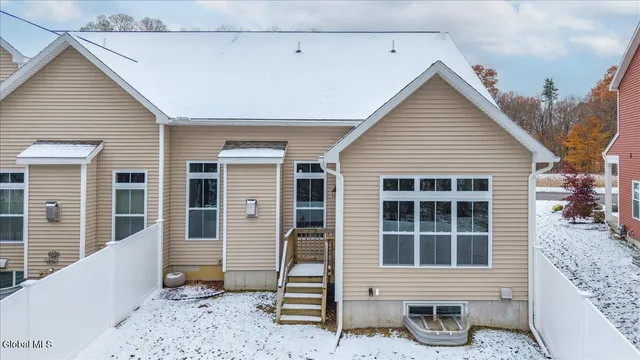 $469,900 | 8 A Macoun Drive, Halfmoon, NY 12065