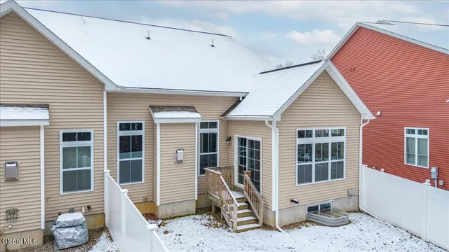 $469,900 | 8 A Macoun Drive, Halfmoon, NY 12065