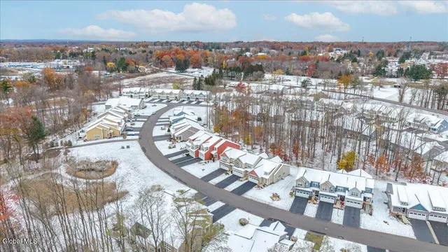 $469,900 | 8 A Macoun Drive, Halfmoon, NY 12065