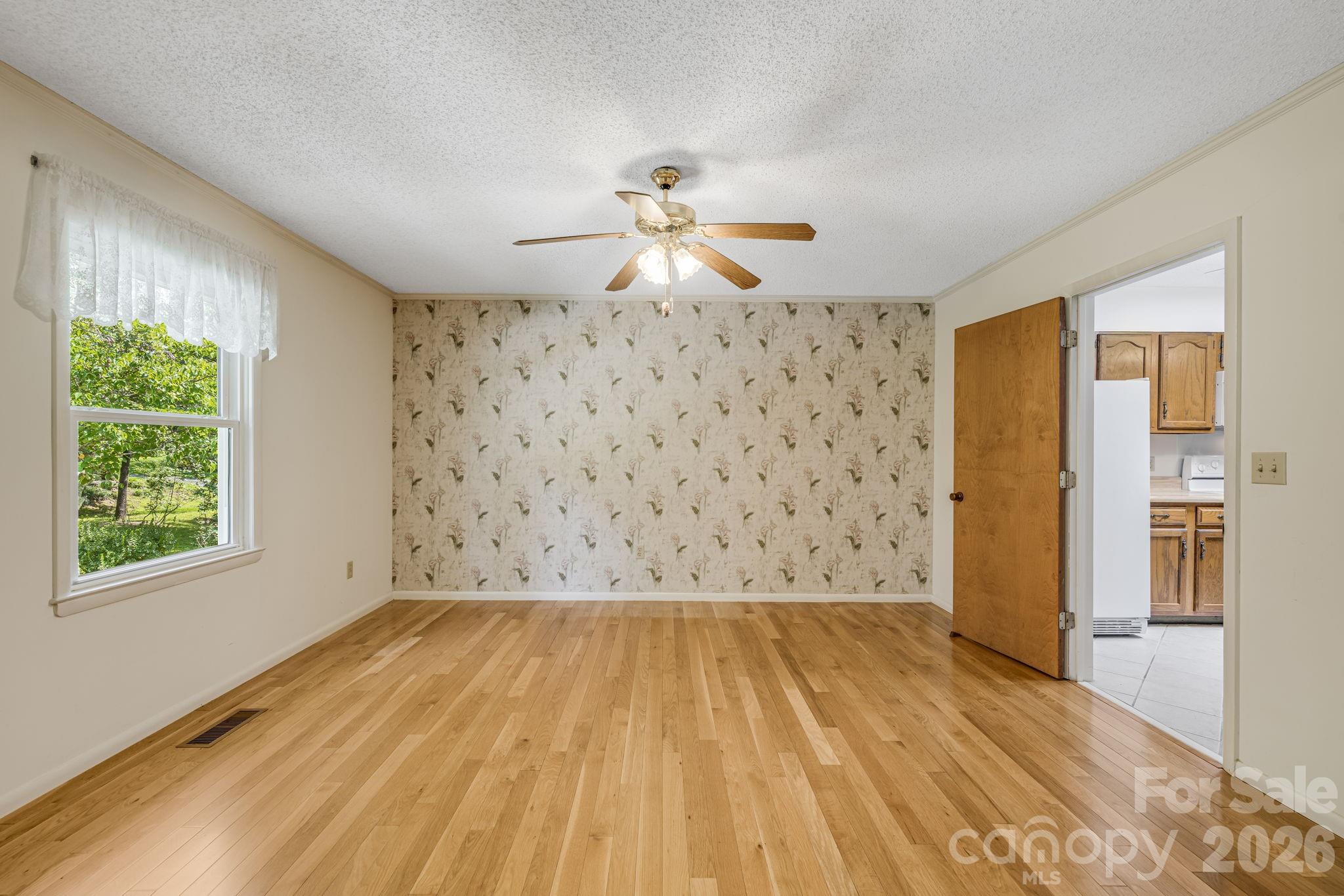 11 East Ridgeway Road Weaverville, NC 28787 - Photo 8 of 48 Gallery Image 8