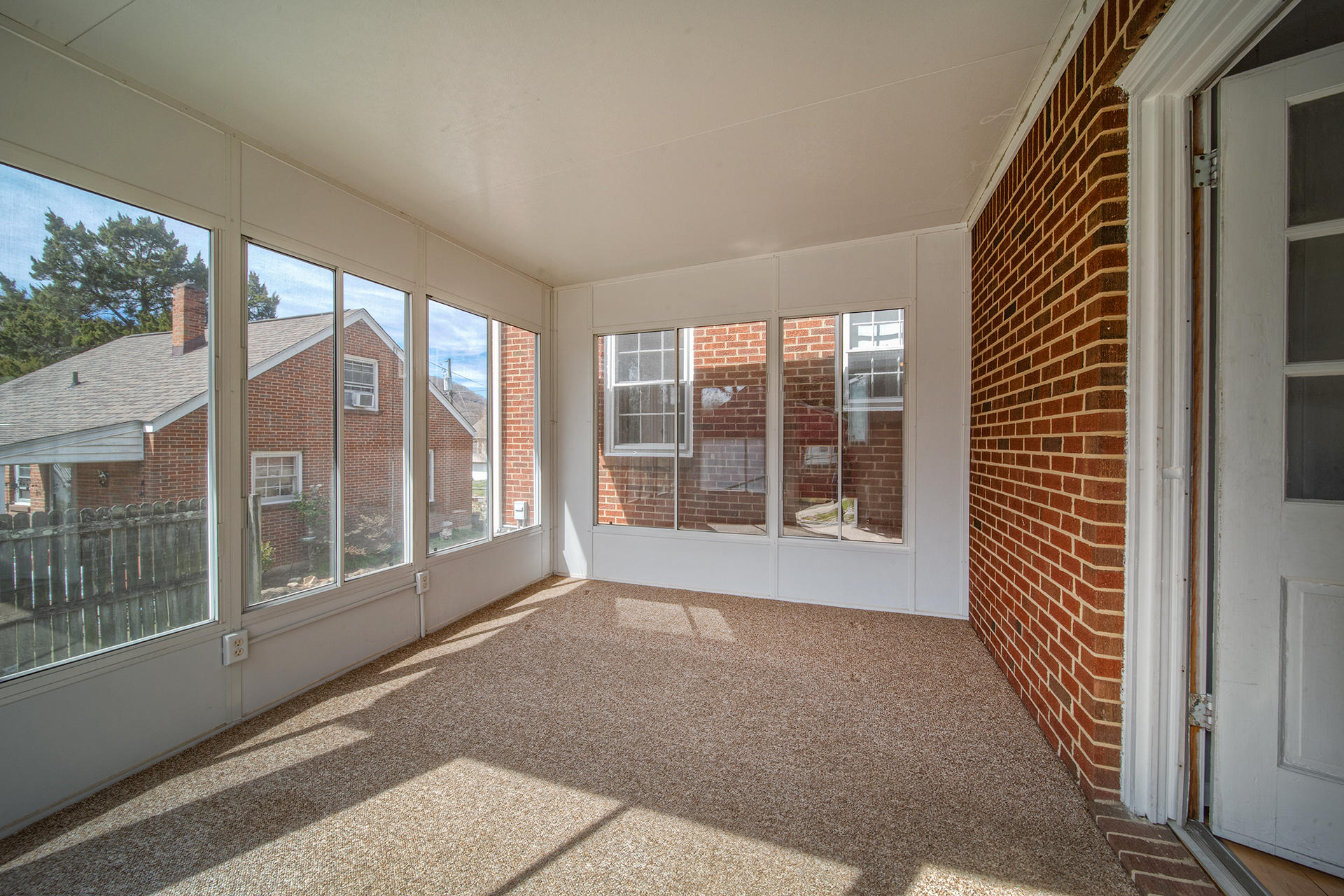 1373 Thomason Road Southeast Roanoke, VA 24014 - Photo 13 of 27 Sunroom