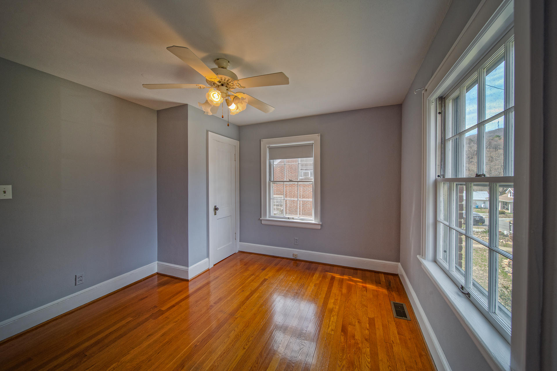 1373 Thomason Road Southeast Roanoke, VA 24014 - Photo 5 of 27 Bedroom