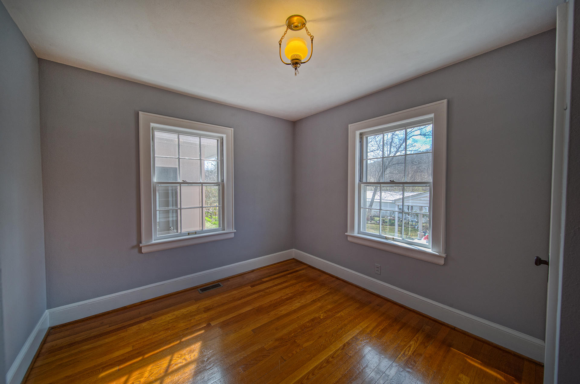 1373 Thomason Road Southeast Roanoke, VA 24014 - Photo 6 of 27 Bedroom