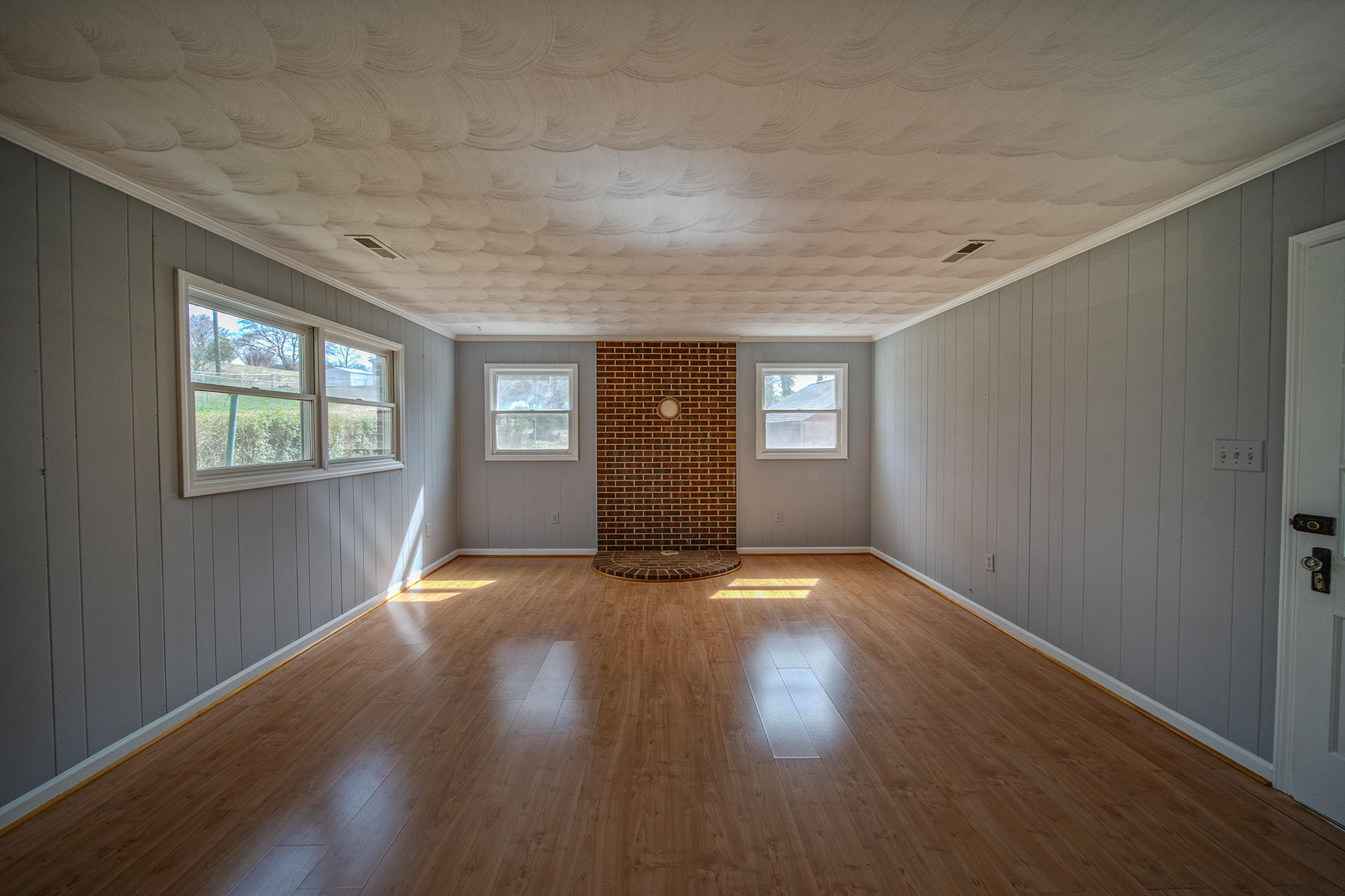 1373 Thomason Road Southeast Roanoke, VA 24014 - Photo 10 of 27 Family Room