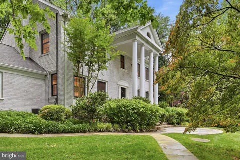 $2,100,000 | 710 Live Oak Drive, McLean, VA 22101