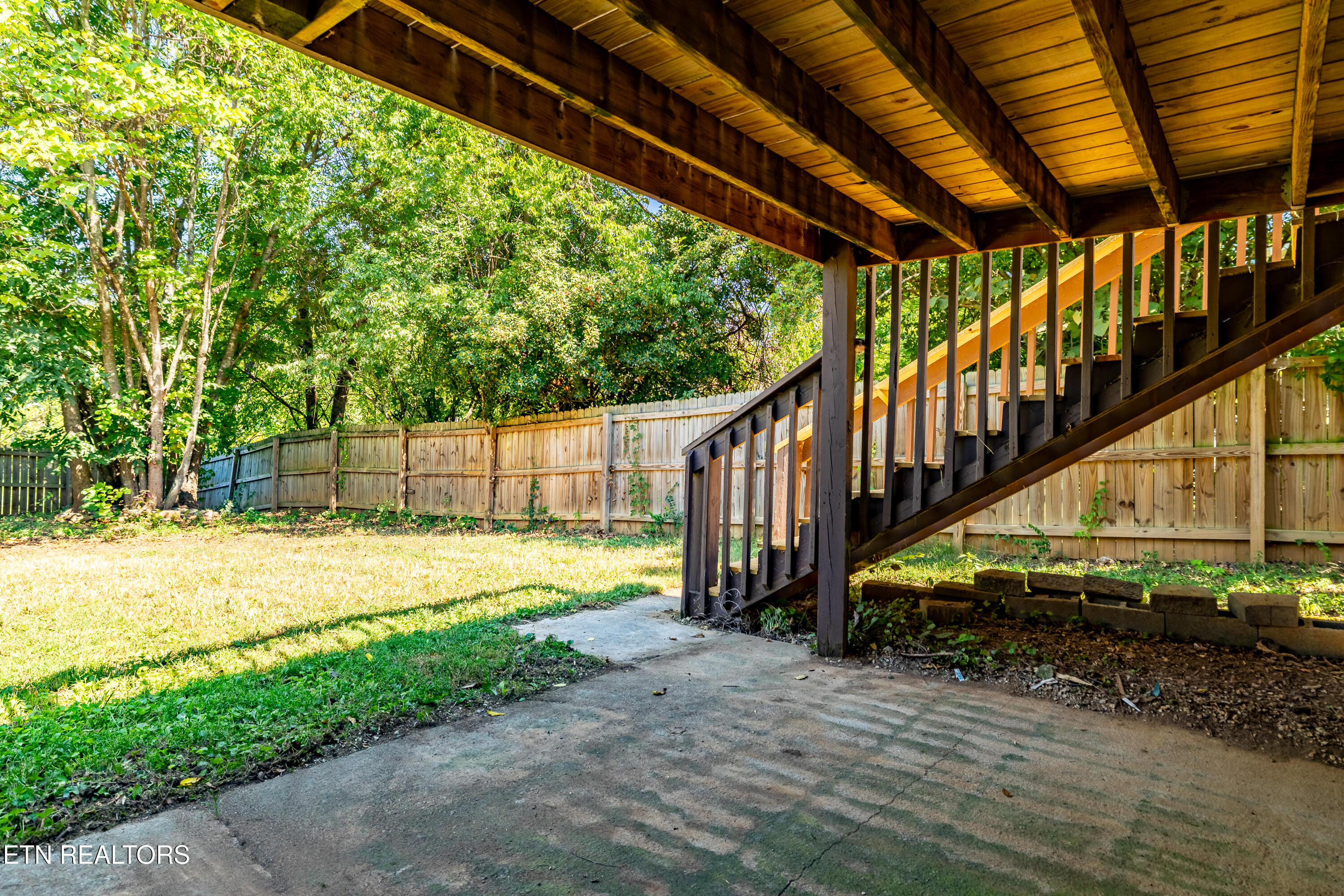 523 East Lincoln Road Alcoa, TN 37701 - Photo 33 of 44 523ELincolnRd-33