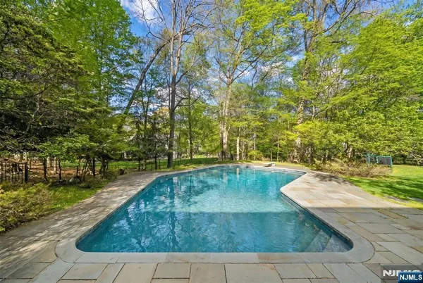 $1,779,000 | 639 Pawnee Lane, Franklin Lakes, NJ 07417