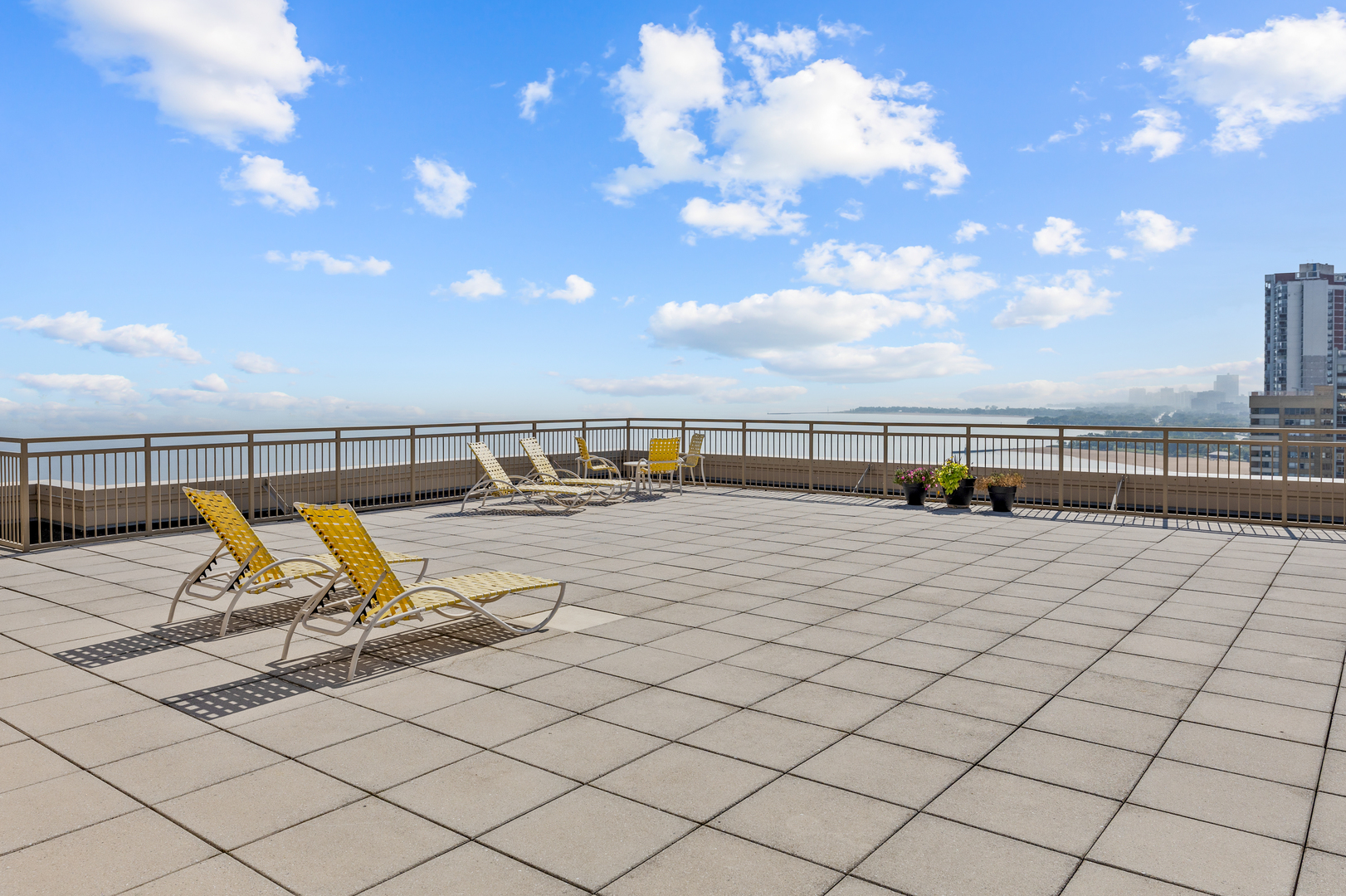 6301 North Sheridan Road, Unit 3A Chicago, IL 60660 - Photo 14 of 22 a view of swimming pool with outdoor seating