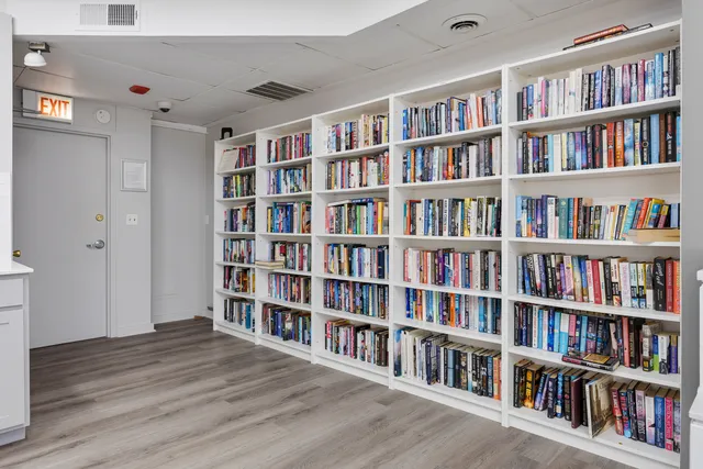 $135,000 | 6301 North Sheridan Road, Unit 3A, Chicago, IL 60660