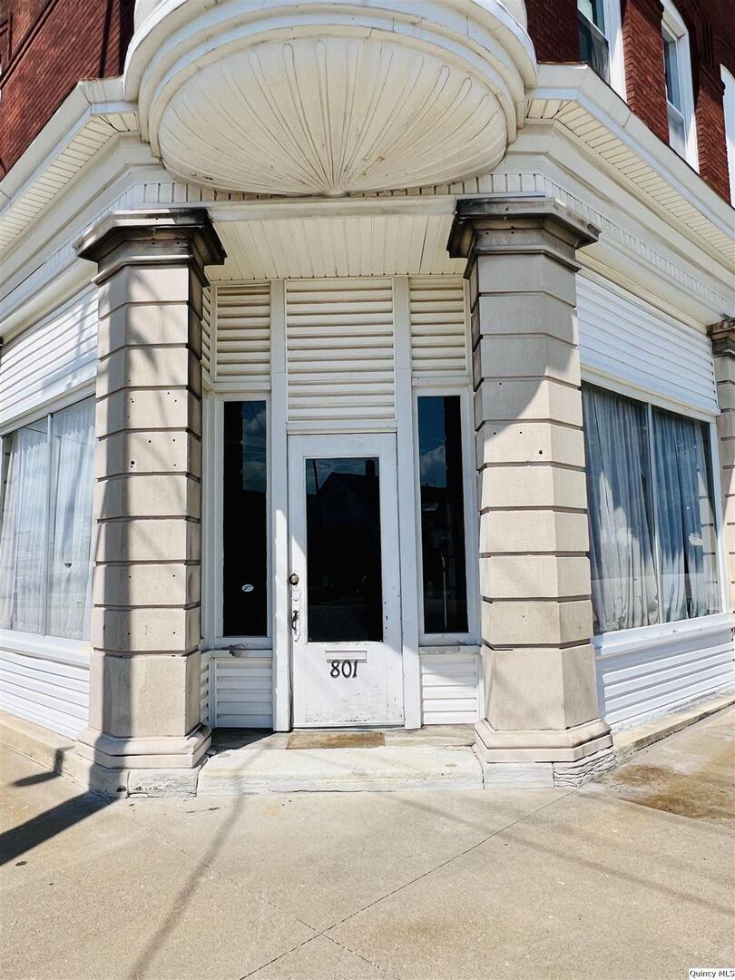 801 Monroe Street Quincy, IL 62301 - Photo 4 of 34