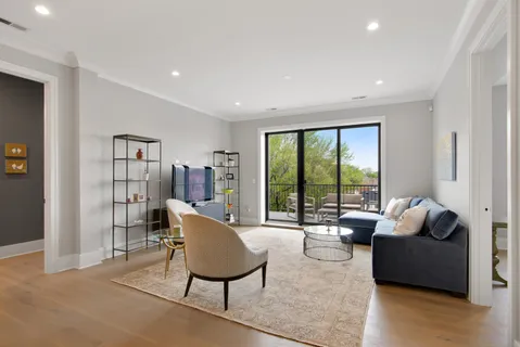 $1,050,000 | 3808 North Lincoln Avenue, Unit 404, Chicago, IL 60613