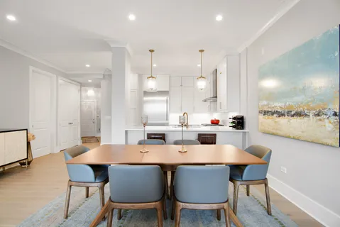 $1,050,000 | 3808 North Lincoln Avenue, Unit 404, Chicago, IL 60613