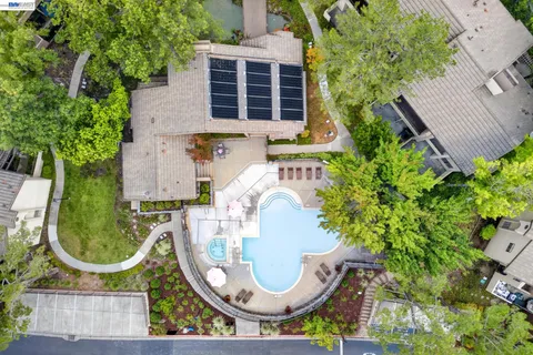 $700,000 | 610 Canyon Woods Court, Unit D, San Ramon, CA 94582