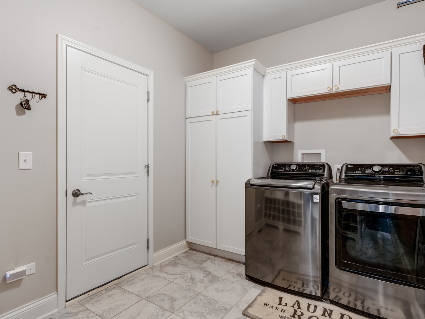 707 Long Ridge Trail Minooka, IL 60447 - Photo 18 of 39 a kitchen with a stove and a refrigerator
