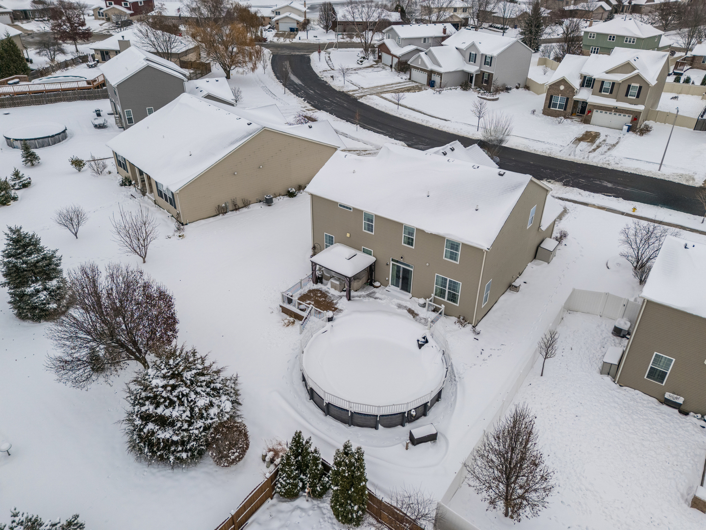 707 Long Ridge Trail Minooka, IL 60447 - Photo 37 of 39 an aerial view of a house with garden space