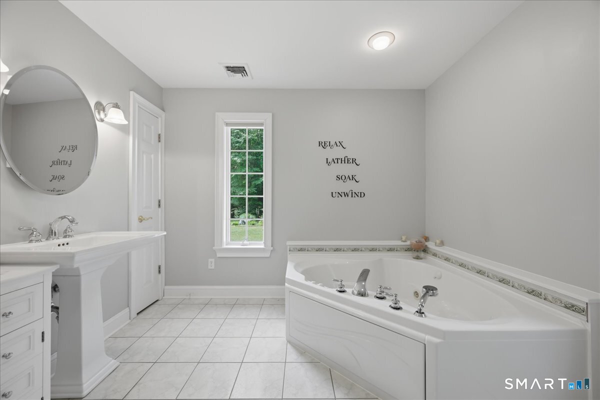 75 Derry Hill Road Montville, CT 06382 - Photo 18 of 37