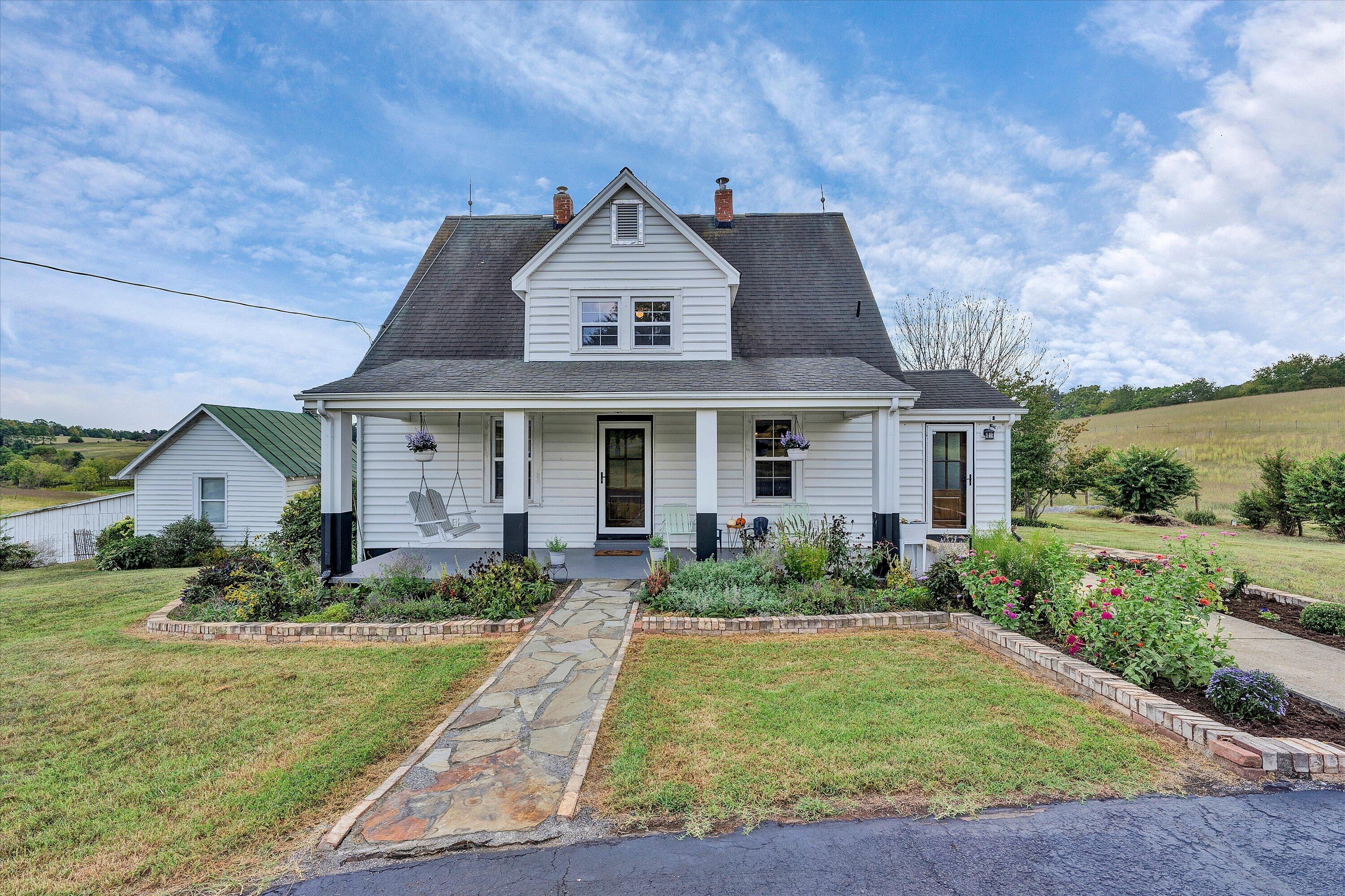 6200 Stewartsville Road Moneta, VA 24121 - Photo 1 of 71 01-DSC04293