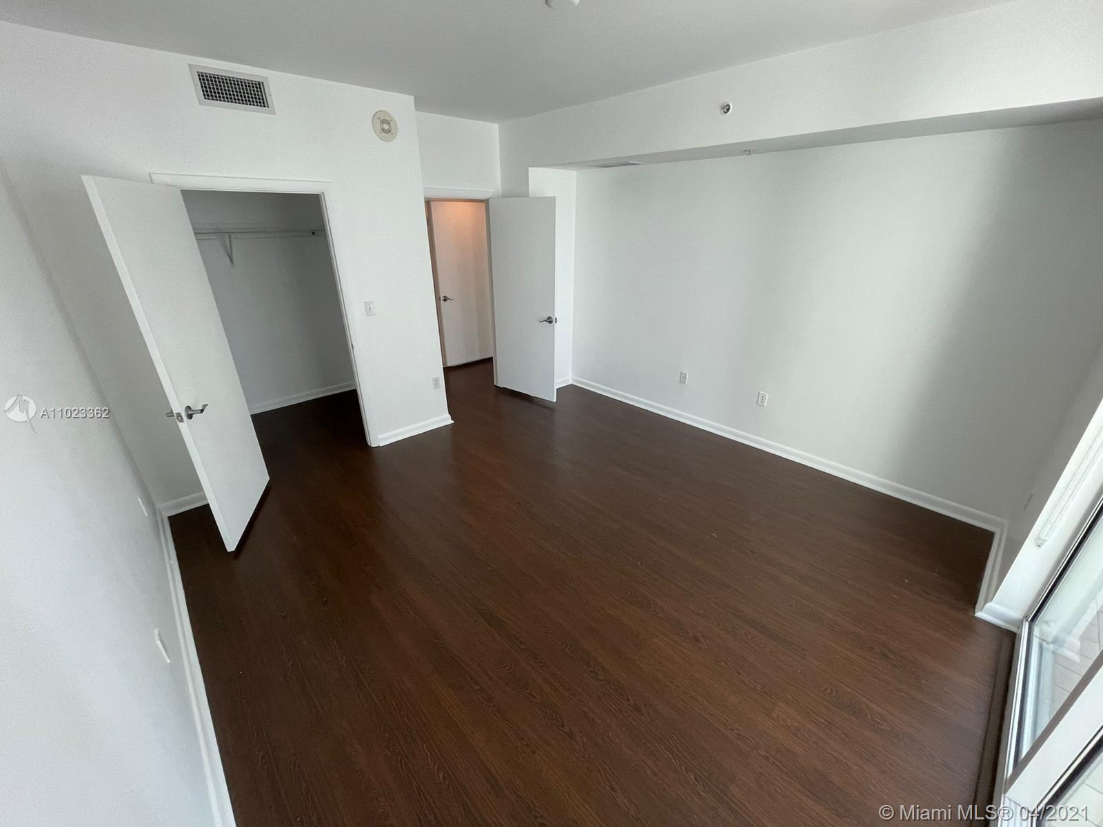 253 Northeast 2nd Street, Unit 1706 Miami, FL 33132 - Photo 11 of 18