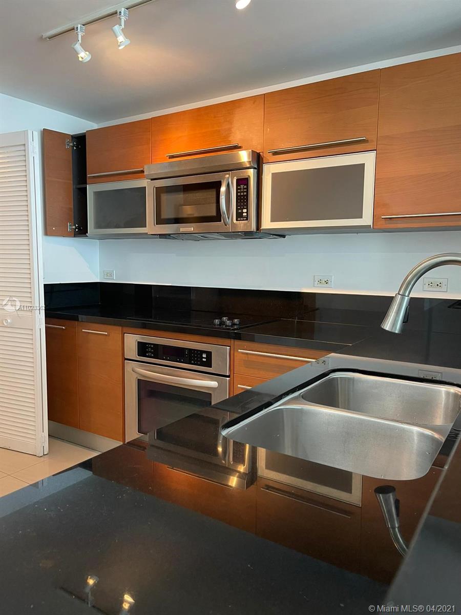 253 Northeast 2nd Street, Unit 1706 Miami, FL 33132 - Photo 3 of 18