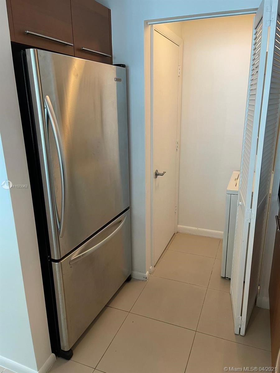 253 Northeast 2nd Street, Unit 1706 Miami, FL 33132 - Photo 5 of 18