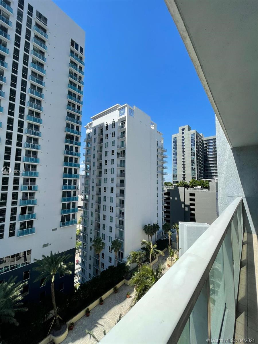 253 Northeast 2nd Street, Unit 1706 Miami, FL 33132 - Photo 7 of 18