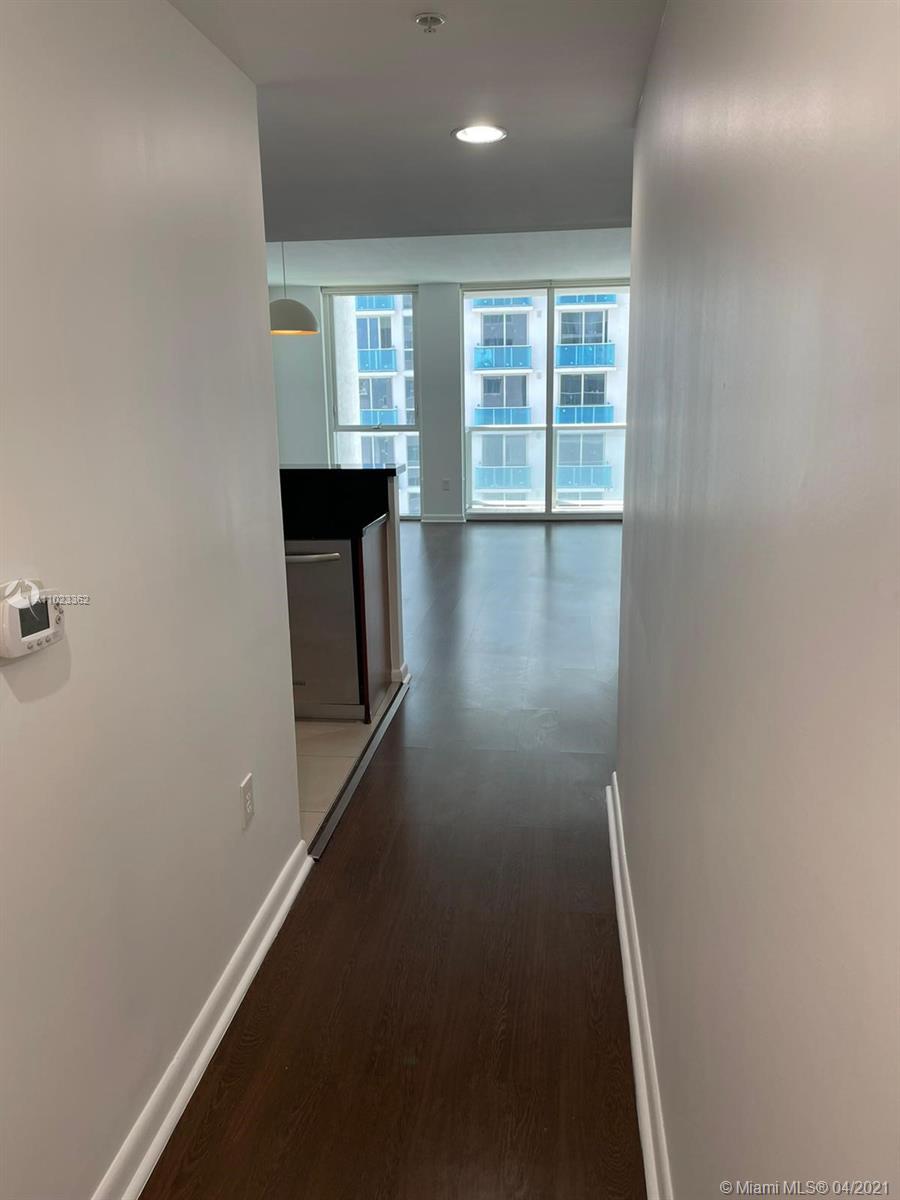 253 Northeast 2nd Street, Unit 1706 Miami, FL 33132 - Photo 8 of 18