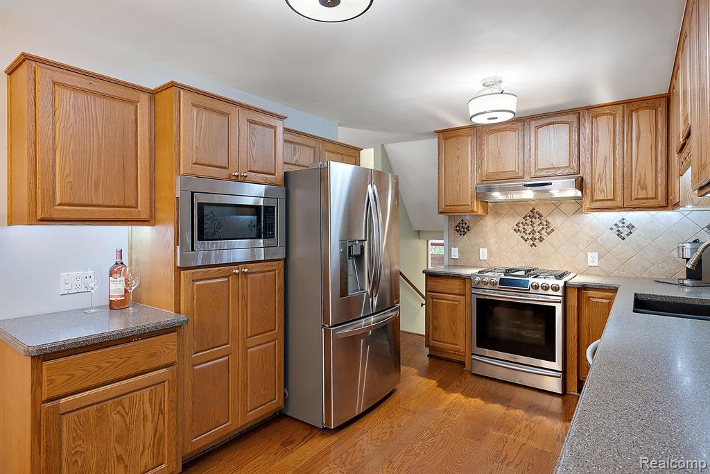 4390 Rohr Road Lake Orion, MI 48359 - Photo 13 of 64