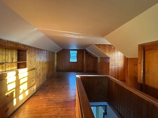 a view of gallery with yard