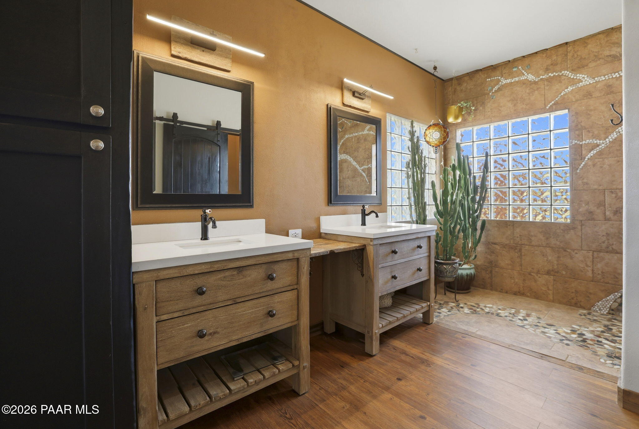 5275 West Stazenski Road Prescott, AZ 86305 - Photo 28 of 64 28-Primary Bathroom