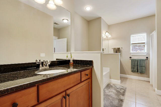 23935 Devonfield Lane Daphne, AL 36526 - Photo 11 of 17 Master Bathroom