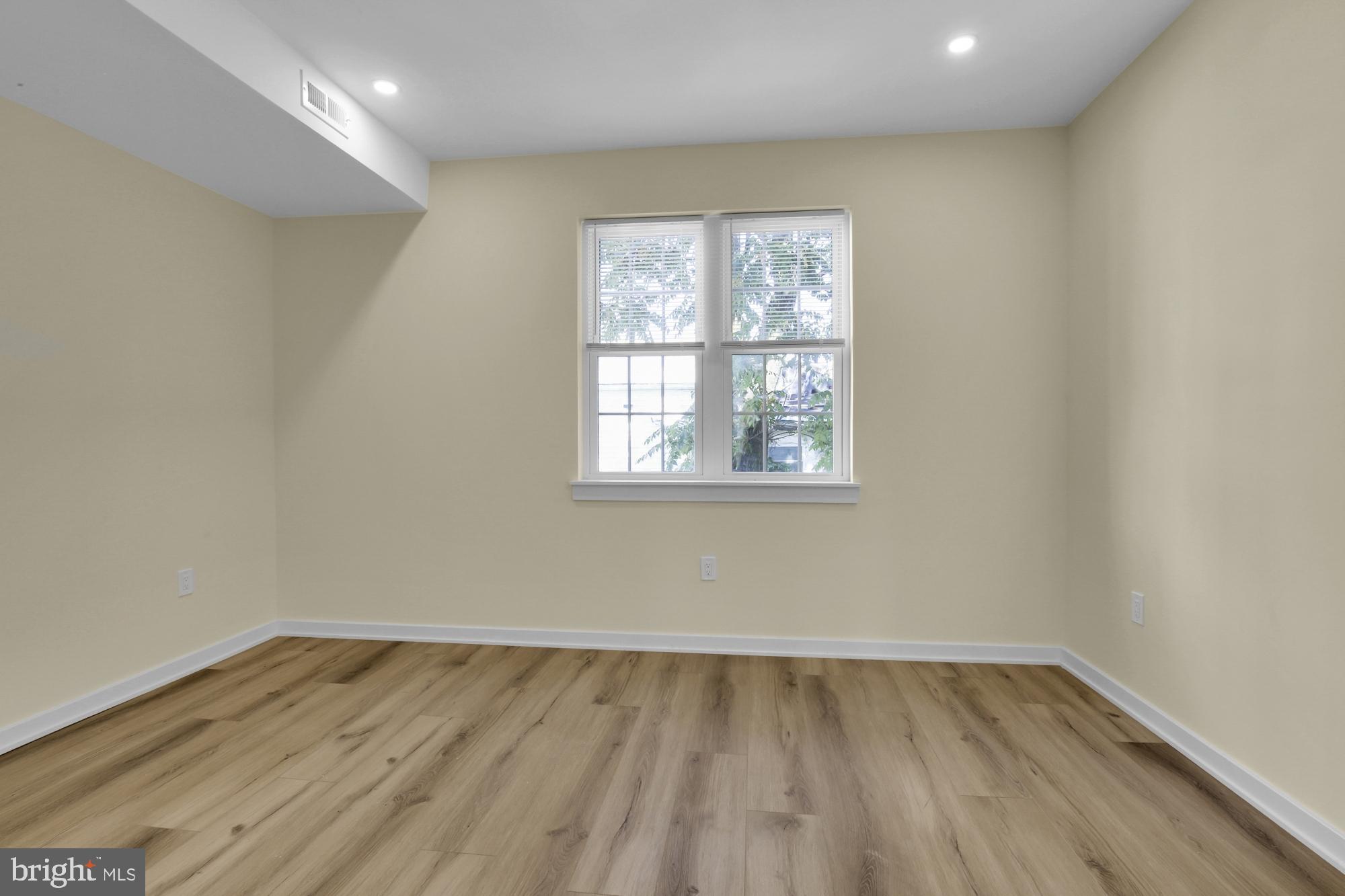 2670 Braddock Street Philadelphia, PA 19125 - Photo 20 of 47 an empty room with a window