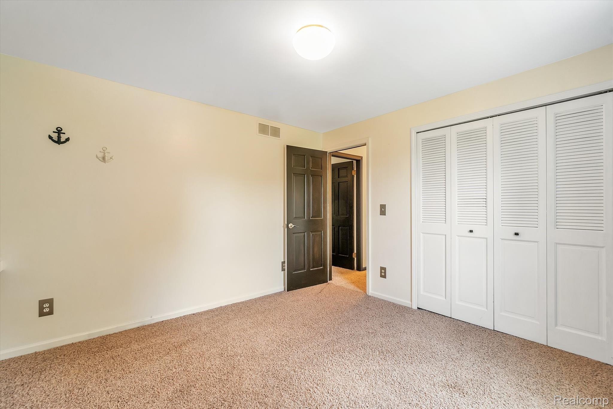 2090 Montague Road Davison, MI 48423 - Photo 32 of 61 31-2090-Montague-Rd-WindowStill-Real-Estate-Photography-104.jpg