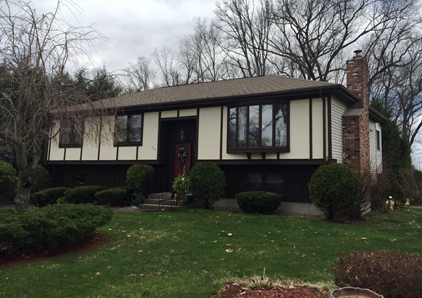 167 Carriage Road Chicopee, MA 01013 - Photo 2 of 12 Gallery Image 2