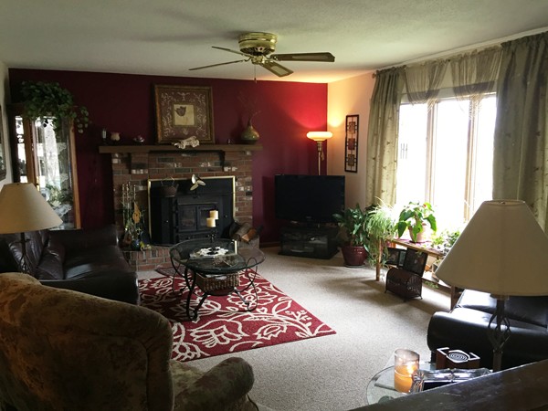 167 Carriage Road Chicopee, MA 01013 - Photo 4 of 12 Gallery Image 4