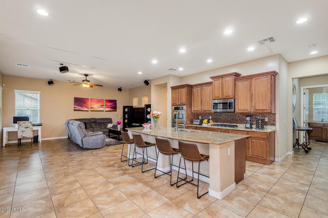 3681 East Weather Vane Road Gilbert, AZ 85296 - Photo 11 of 33 Entertainers Kitchen