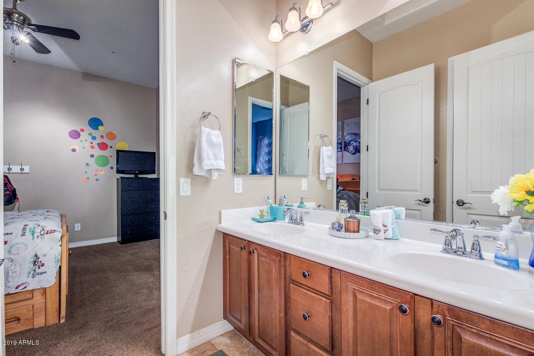 3681 East Weather Vane Road Gilbert, AZ 85296 - Photo 27 of 33 Jack and Jill Bathroom