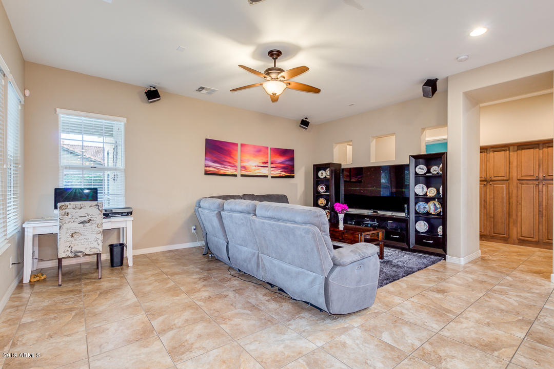3681 East Weather Vane Road Gilbert, AZ 85296 - Photo 9 of 33 Family Room 2