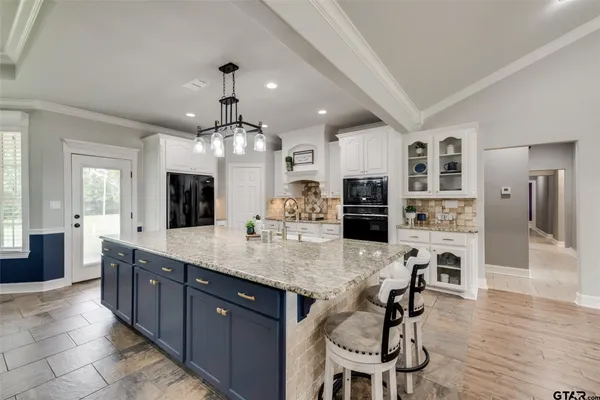 $3,300,000 | 7211 D County Road 235, Tyler, TX 75707