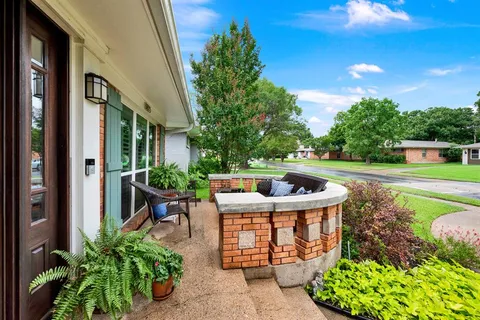 $629,500 | 8835 Larchwood Drive, Dallas, TX 75238