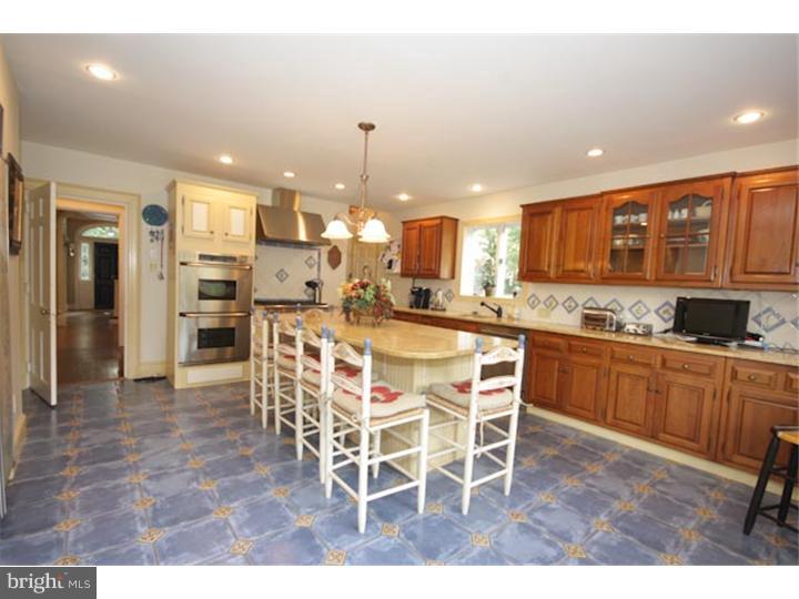 555 North Stanwick Road Moorestown, NJ 08057 - Photo 9 of 24