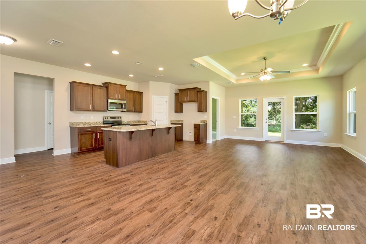 9405 Impala Drive Foley, AL 36535 - Photo 5 of 18 Kitchen/Family Room