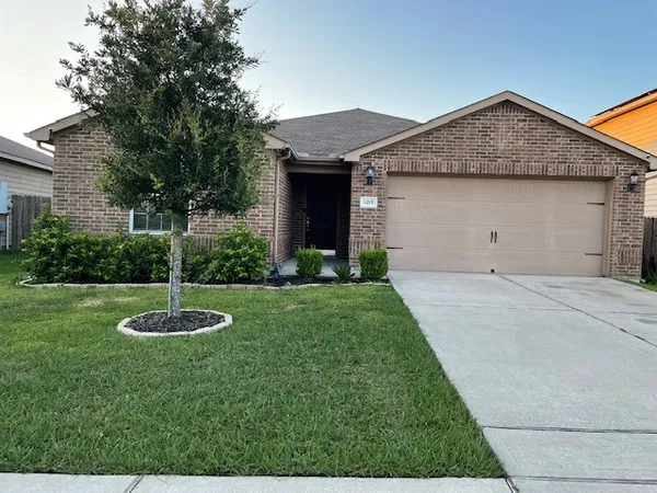 $2,100 | 1215 Wallflower Avenue, Baytown, TX 77521