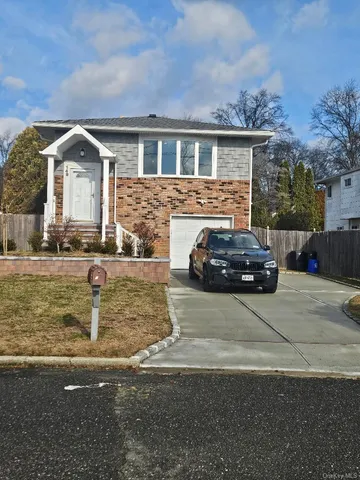 $4,500 | 149 Truxton Road, Dix Hills, NY 11746