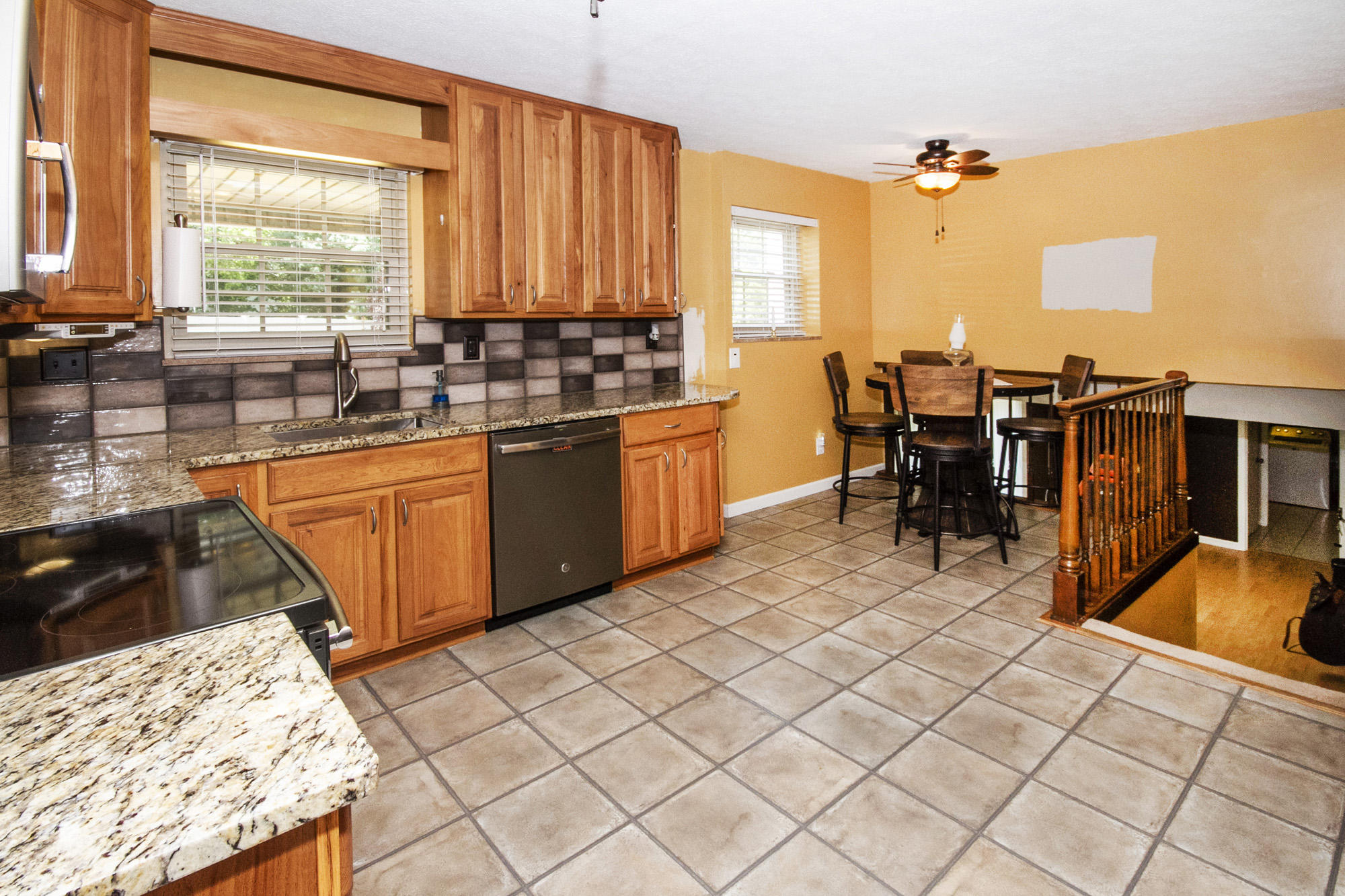 7805 Blueberry Road Powell, TN 37849 - Photo 4 of 28 4AE98230-1088-47C7-B314-31E5136BBF3B