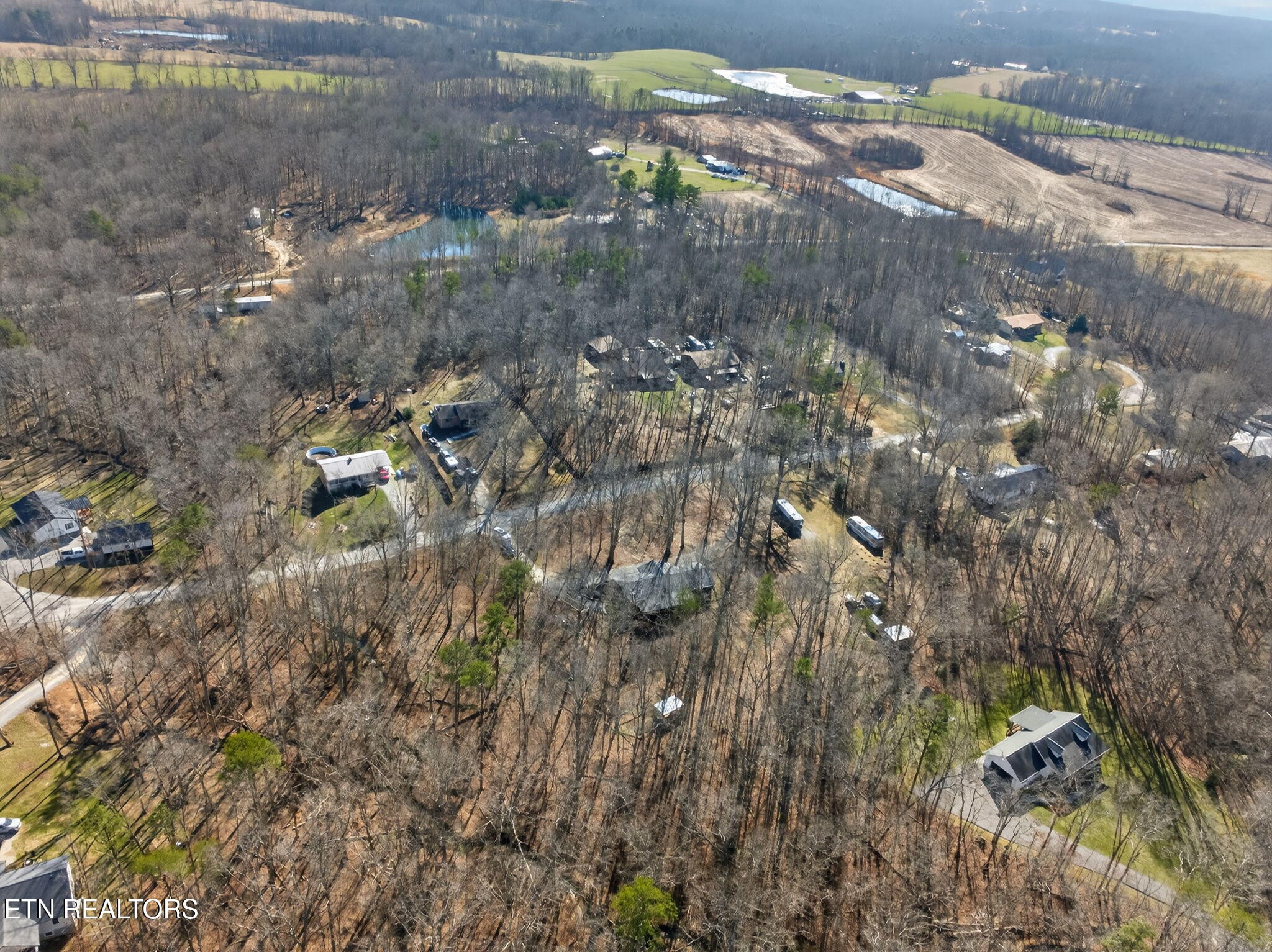 1112 North Shady Ln Loop Clarkrange, TN 38553 - Photo 33 of 37