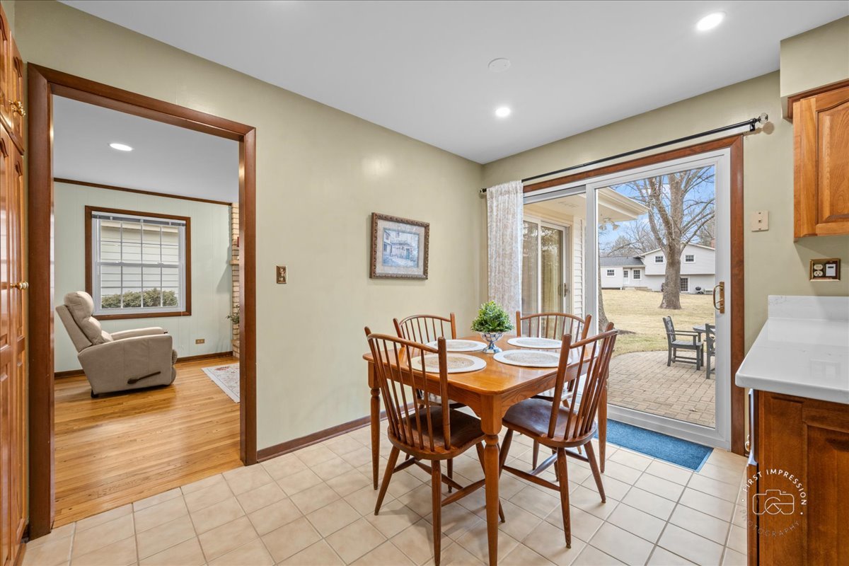 77 Bluebird Lane Naperville, IL 60565 - Photo 11 of 27