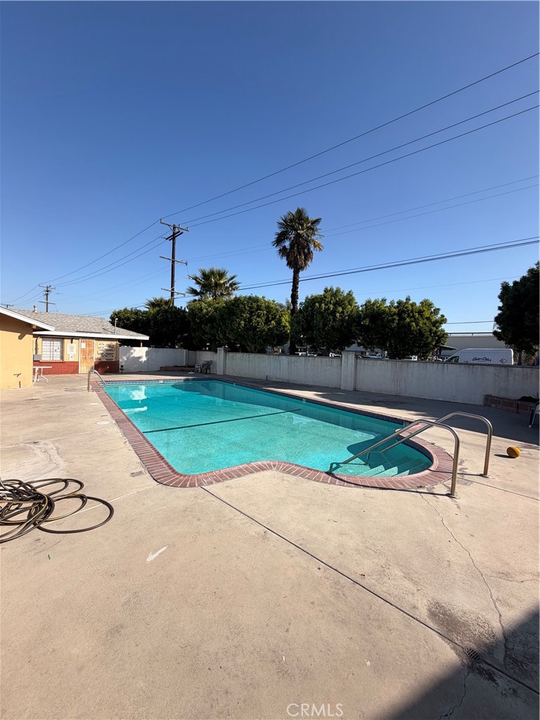16511 Garfield Avenue, Unit D40 Paramount, CA 90723 - Photo 2 of 18 a view of a backyard