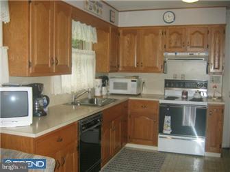 1216 Lorraine Road Reading, PA 19604 - Photo 7 of 12 Gallery Image 7
