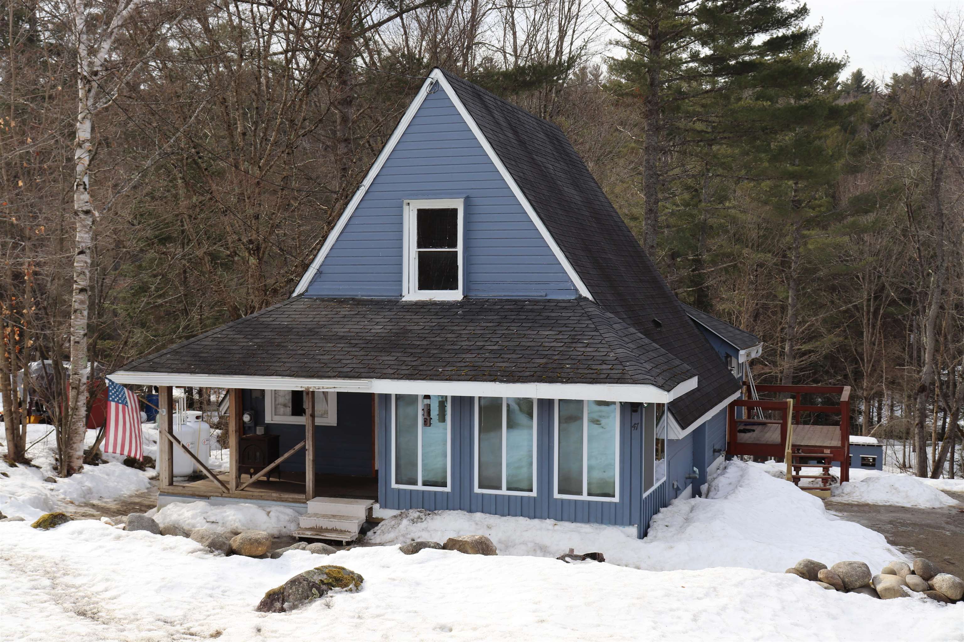 47 Wing Road Bethlehem, NH 03574 - Photo 2 of 20