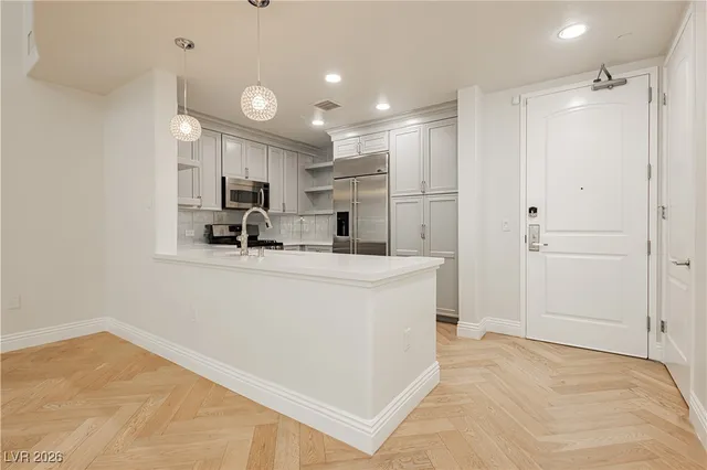 $3,700 | 2220 Village Walk Drive, Unit 3307, Henderson, NV 89052